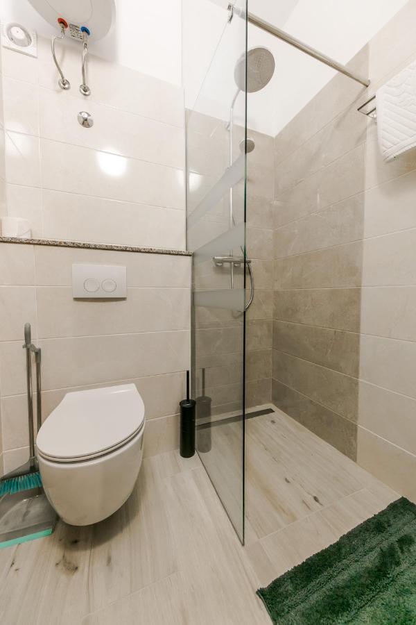 Palomia C Apartment Split Exterior photo