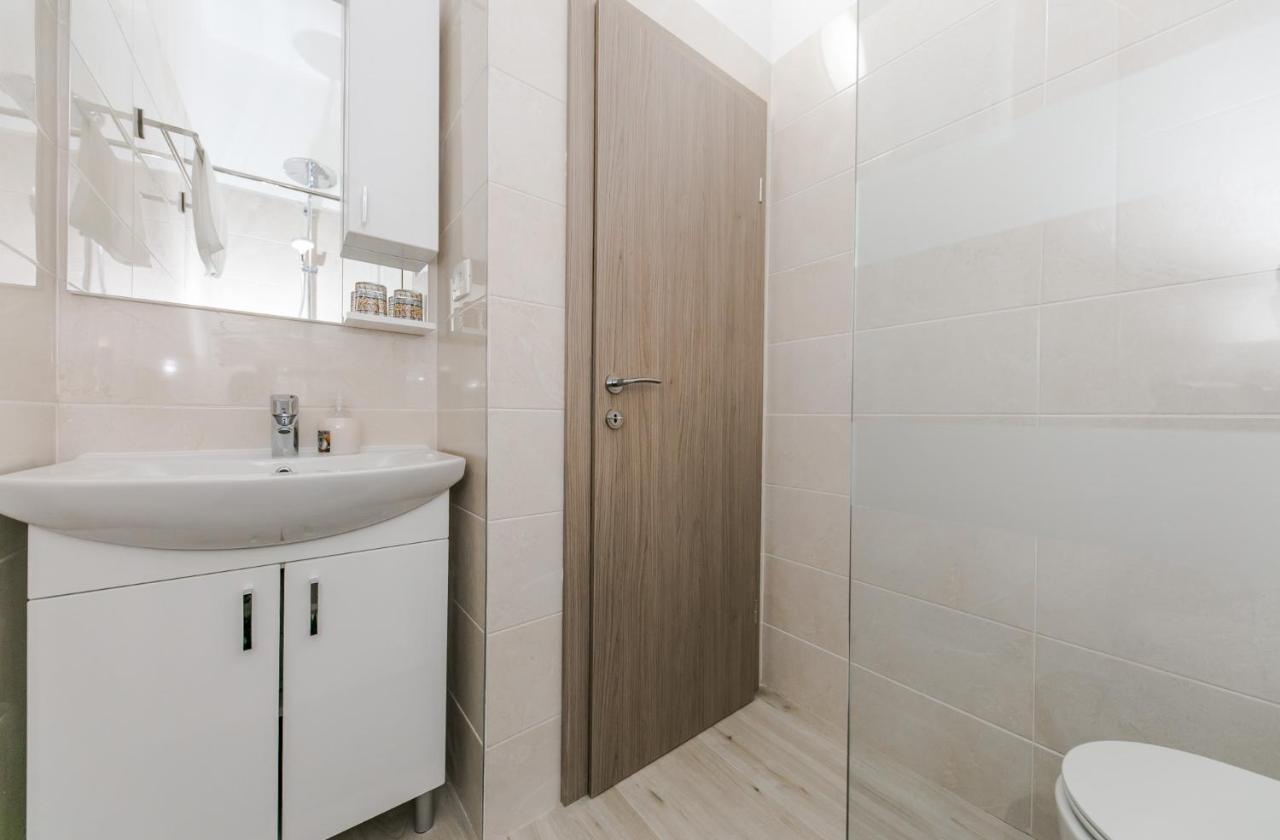 Palomia C Apartment Split Exterior photo